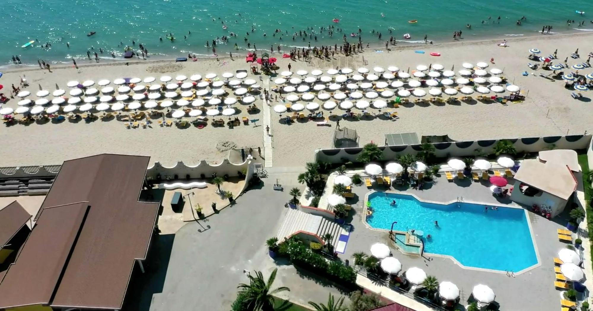 Nirvana Club Village Botricello Buitenkant foto